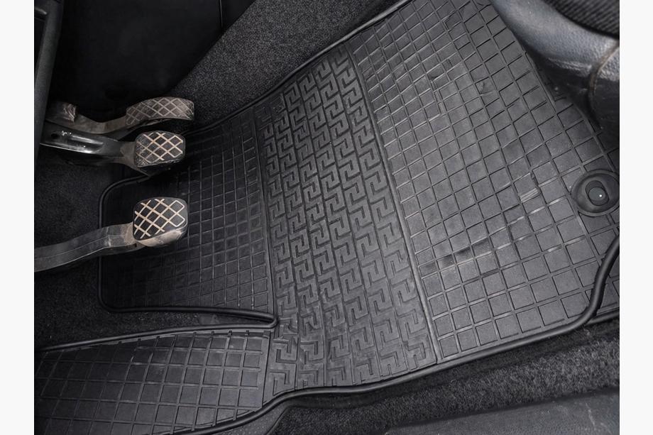 Volkswagen Polo 2001-2009 Rubber Floor Mats (4 pcs, Polytep) Image