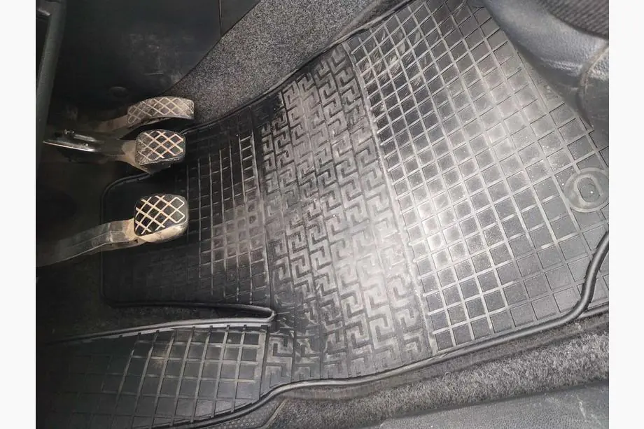 Skoda Fabia 2000-2007 Rubber Floor Mats (4 pcs, Polytep) Image