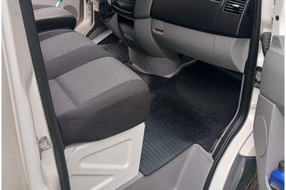 Mercedes Sprinter W906 2006–2018 Rubber Floor Mats (3 pcs, Polytep) Photo 3