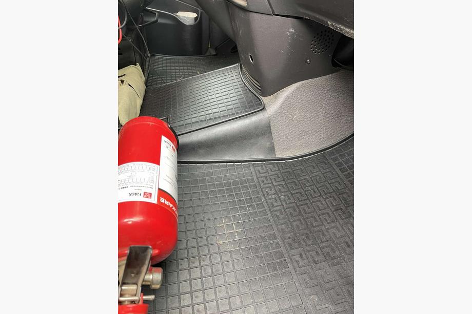 Mercedes Vito W639 2004-2014 Rubber Floor Mats (3 pcs, Polytep) Photo 3