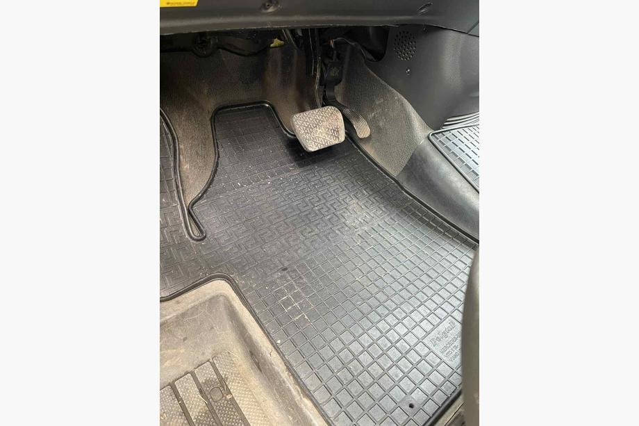Mercedes Viano 2004-2014 Rubber Floor Mats (3 pcs, Polytep) Image