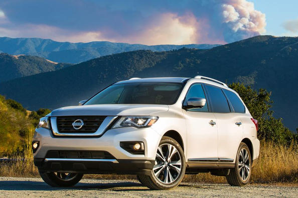 Review 7 seater of the updated crossover Nissan Pathfinder