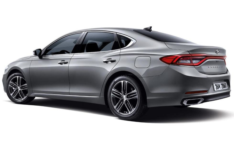 Overview flagship sedan Hyundai Grandeur of new generation