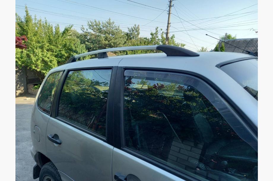 Chevrolet Niva 1998-2020 Chrome Roof Rails Image