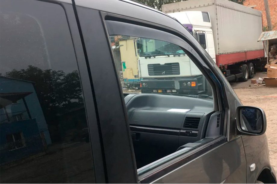 Mercedes Vito W638 1996-2003 In-channel window deflectors (2 pcs, HIC) Photo 3