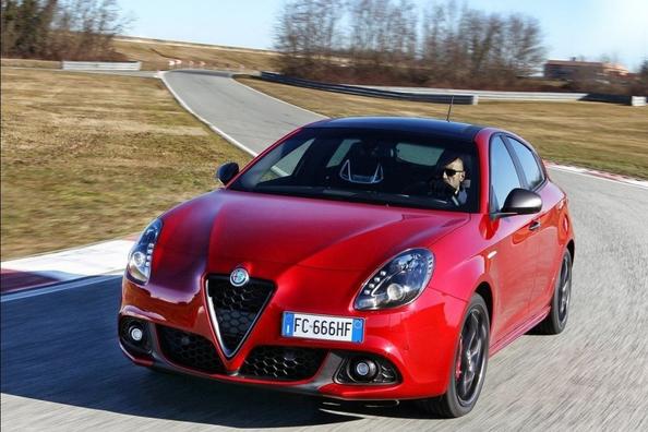 Review five-door hatchback Alfa Romeo Giulietta