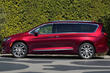 A minivan review Chrysler Pacifica photo 5