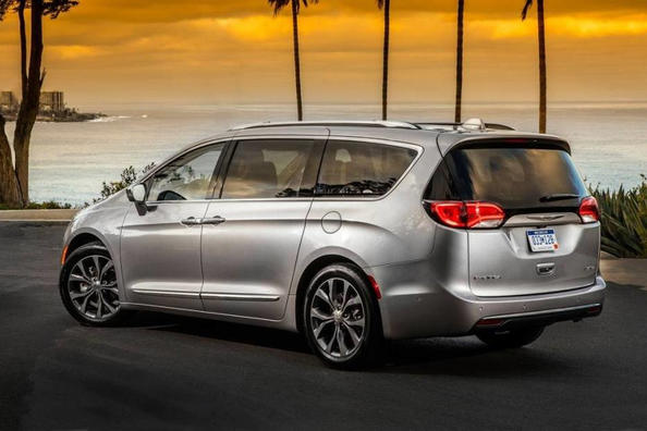 A minivan review Chrysler Pacifica