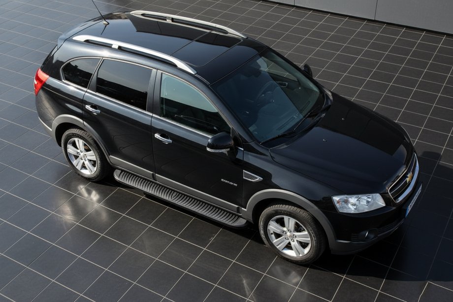 Chevrolet Captiva 2006-2019 Side Steps Tayga Black (2 pcs, Aluminum) Image