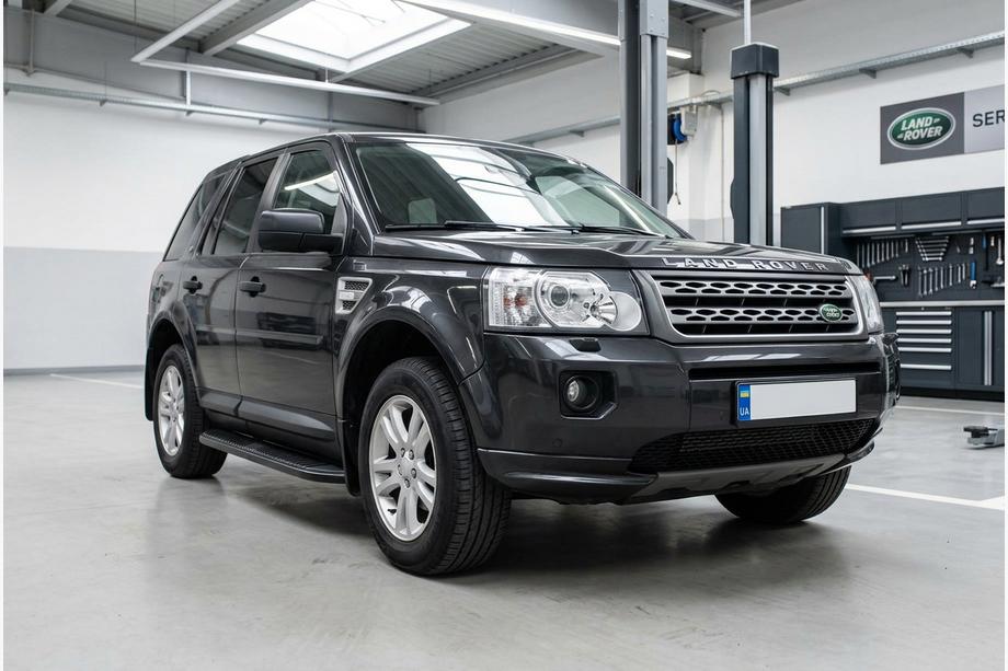 Land Rover Freelander II 2006–2014 Side Steps Tayga Black (2 pcs, Aluminum) Image