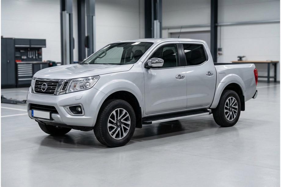 Nissan Navara/NP300 2016- Side Steps Fullmond (2 pcs, aluminum) Image