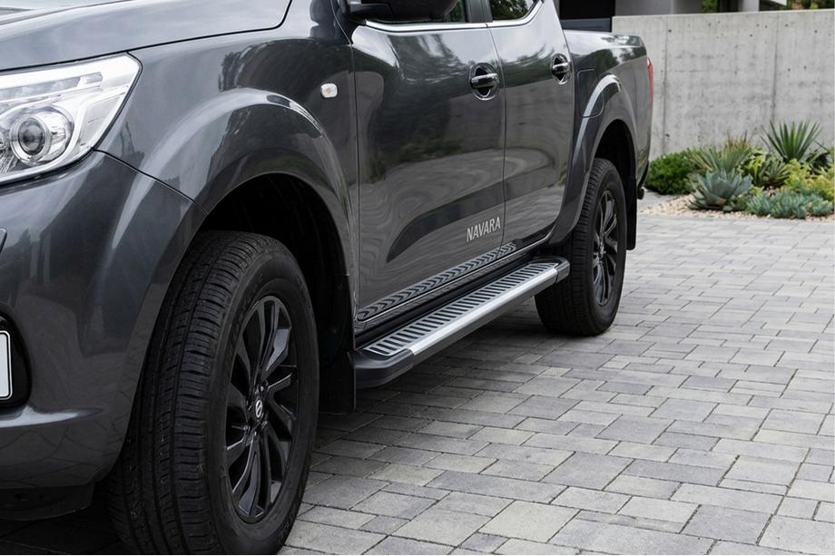 Nissan Navara/NP300 2016- Side Steps Line (2 pcs, Aluminum) Image