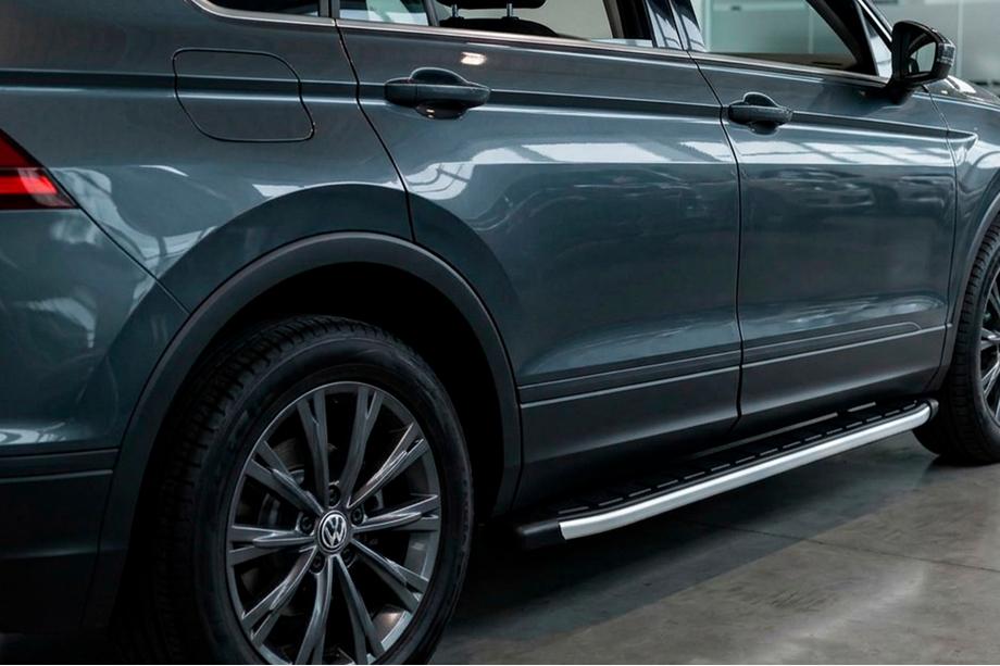 Volkswagen Tiguan 2016-2023 Side Steps Fullmond (2 pcs, Aluminum) Image