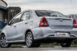 Review budget sedan Toyota Etios photo 5