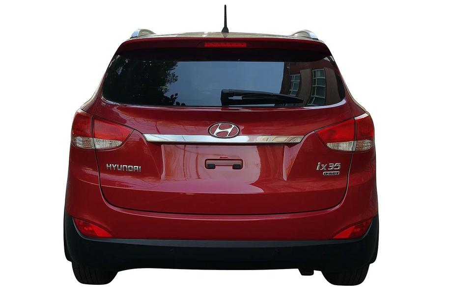 Hyundai IX-35 2010-2015 Chrome trim above license plate (wide) Image