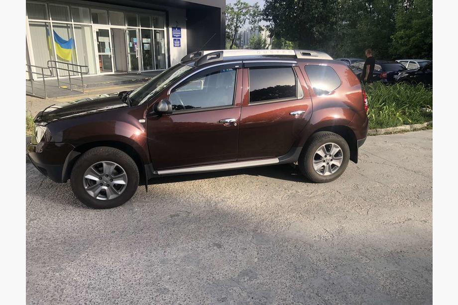Dacia Duster 2008-2018 Window deflectors with chrome trim (4 pcs, Niken) Image