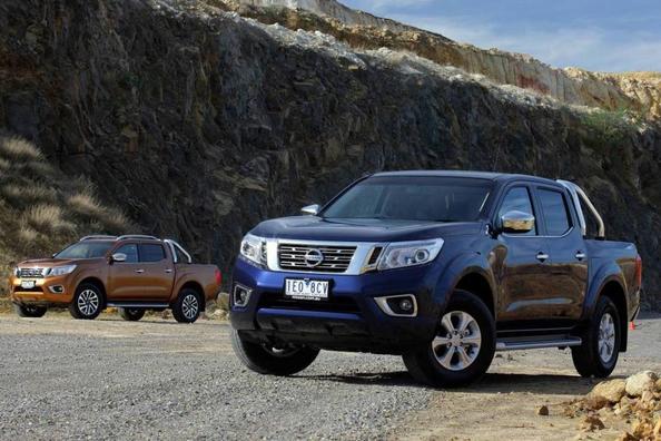 Pickup third-generation Nissan Navara NP300 Photo 3