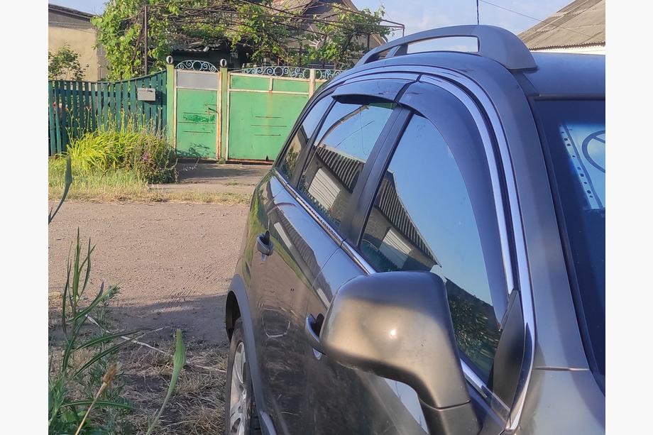 Opel Antara 2006-2017 Window deflectors with chrome trim (4 pcs, Niken) Image