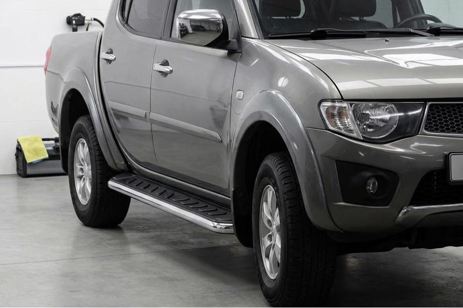 Mitsubishi L200 2015-2024 Side Steps Maydos V1 (2 pcs, Aluminum & Stainless Steel) Image