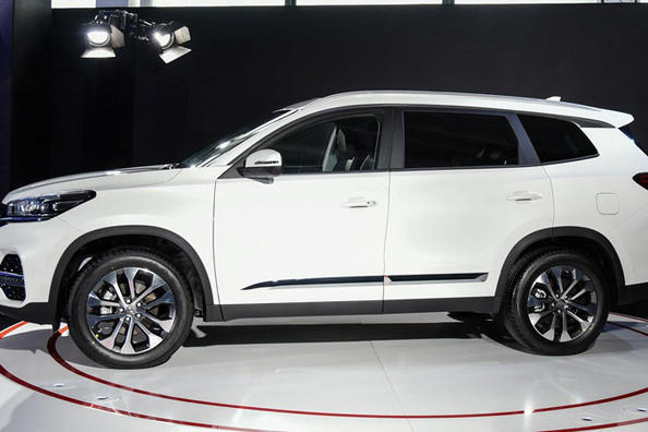 Seven-seat crossover Chery Tiggo 8 Photo 5