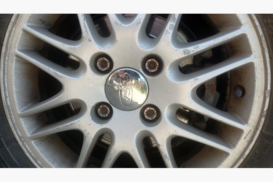 Ford Wheel Center Caps 68.5/50mm Chrome (Set of 4) Photo 1