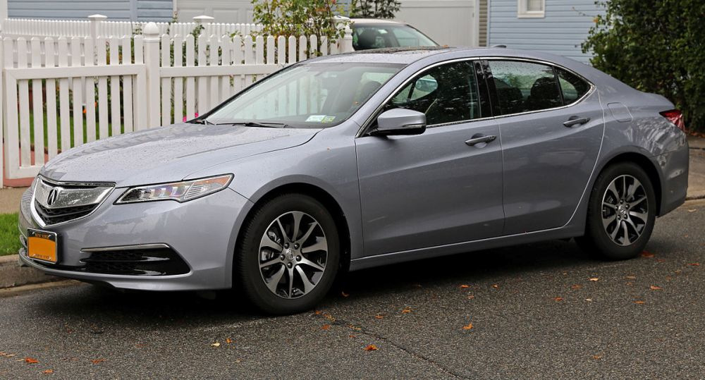 Overview of the premium sedan Acura TLX