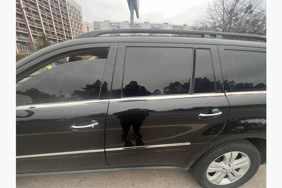 Mercedes GL class X164 2006-2012 Window Lower Trim Stainless Steel (6 pcs) Image