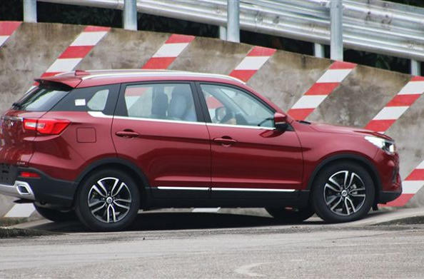 A new crossover Lifan X70 Photo 5