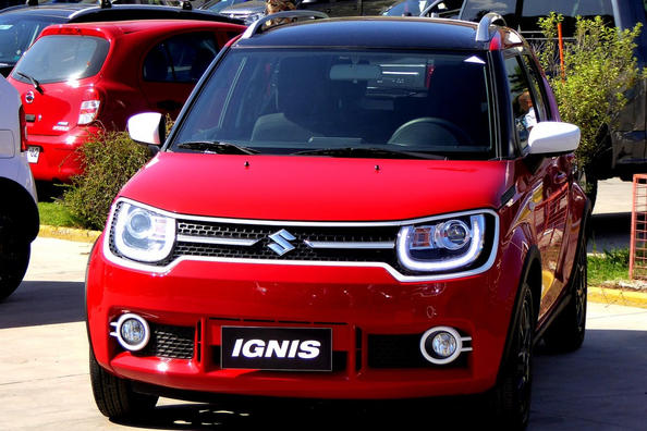 Compact hatchback Suzuki Ignis