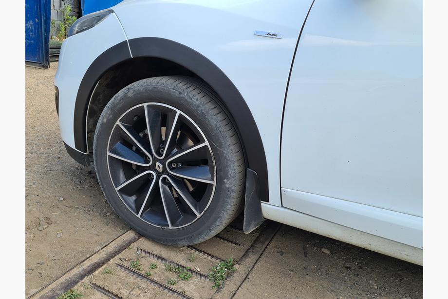 Renault Megane III 2009-2016 Fender flares (8 pcs, black) Hatchback – Metal Image