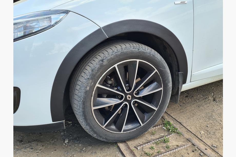 Renault Megane III 2009-2016 Fender flares (8 pcs, black) SW, ABS plastic Photo 2