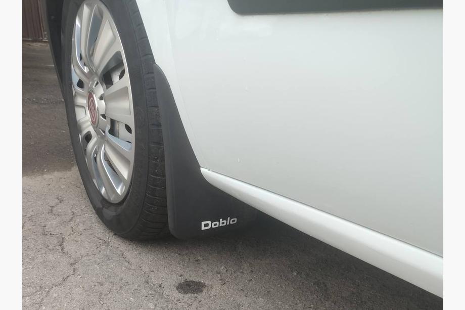 Fiat Doblo II 2010-2022 Premium Mud Flaps (Turkey) Front Image