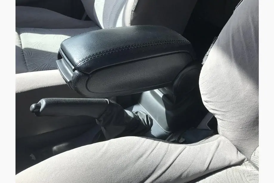 Ford Connect 2002–2006 Armrest Image
