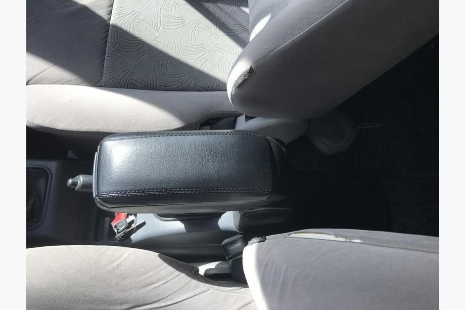 Ford Connect 2006–2009 Armrest Photo 3