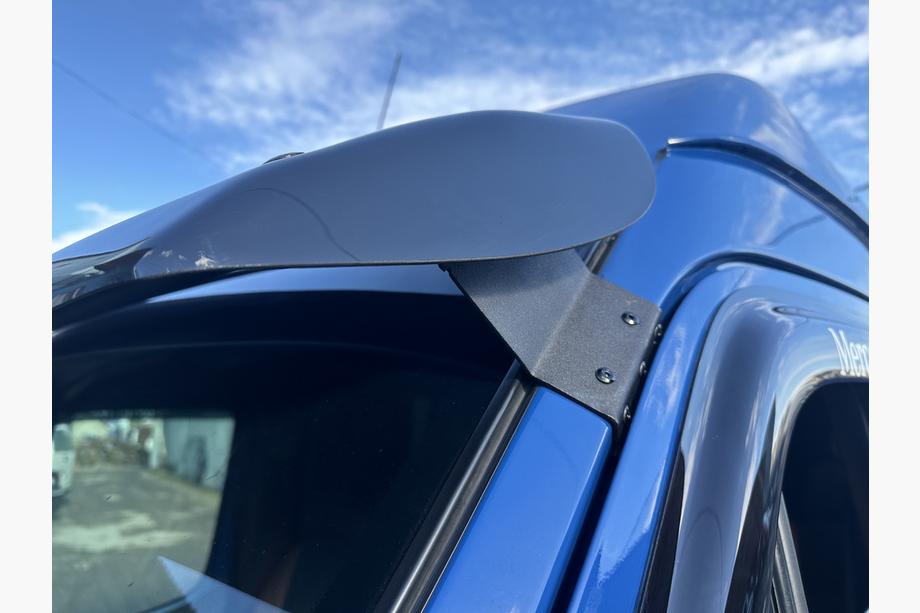 Mercedes Sprinter W901/902/903/904/905 1995–2006 Windshield visor (black gloss, 5mm) Photo 5