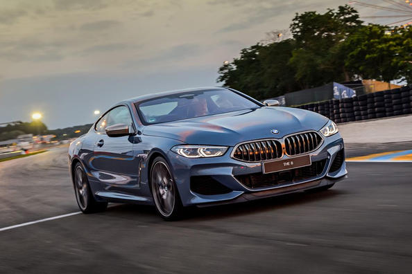Review of the new all-wheel drive coupe BMW 8-Series