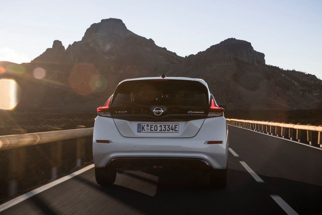 Electric hatchback Nissan Leaf is the second generation