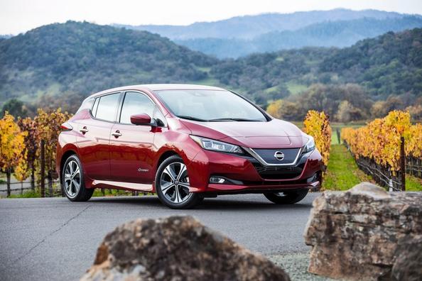 Electric hatchback Nissan Leaf is the second generation