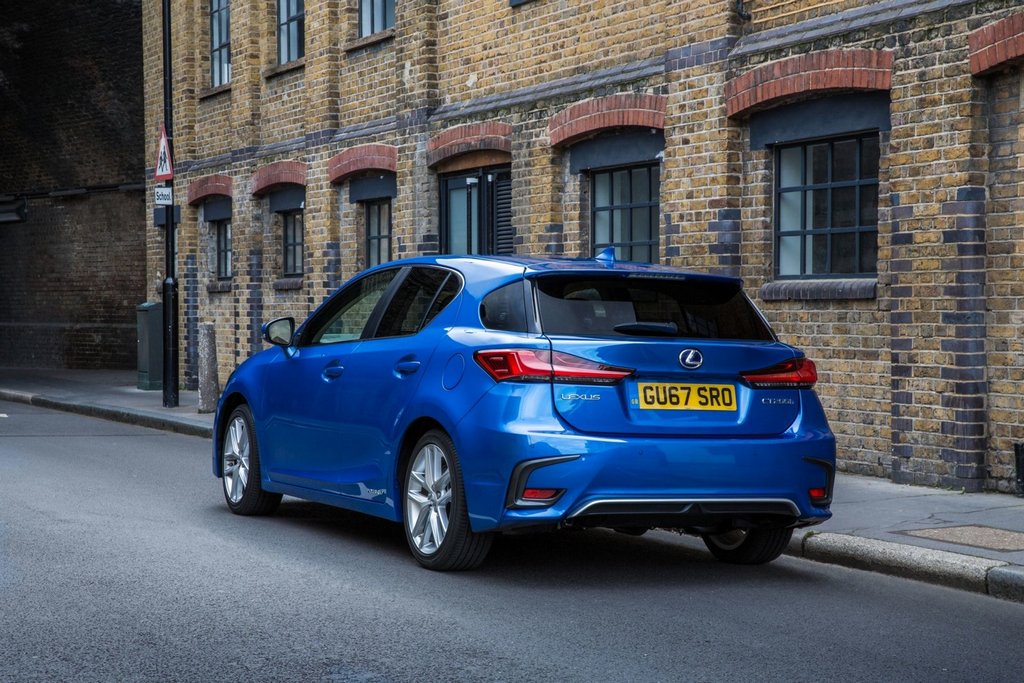 Hybrid hatchback Lexus CT 200h