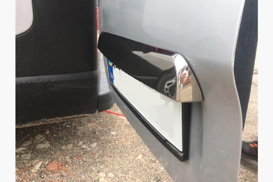 Nissan NV300/Primastar 2016- Stainless steel trim above license plate OmsaLine - Italian Stainless Steel Photo 5