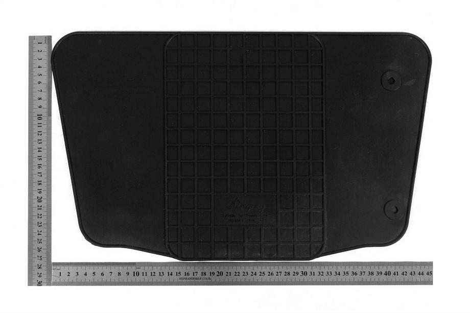 Nissan X-trail T32/Rogue 2014-2021 Rear Tunnel Rubber Mat (Stingray Premium) Image