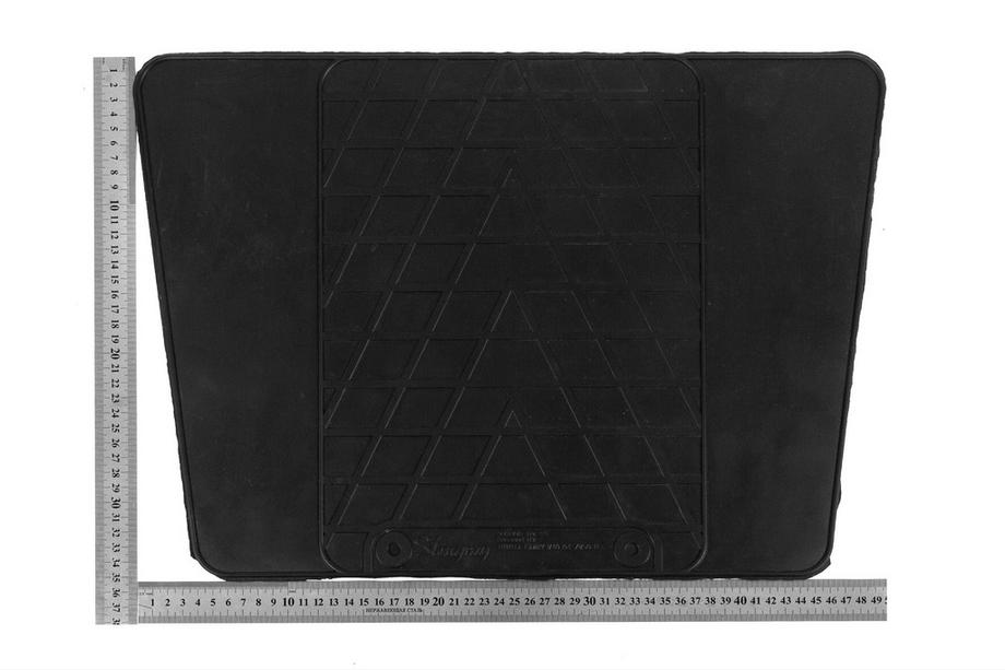 Toyota Camry 2011–2017 Rear Tunnel Rubber Mat (Stingray Premium) Image