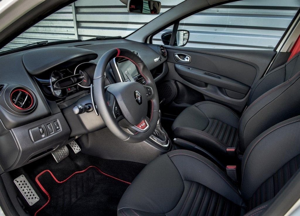A review of charged hatchback Renault Clio RS
