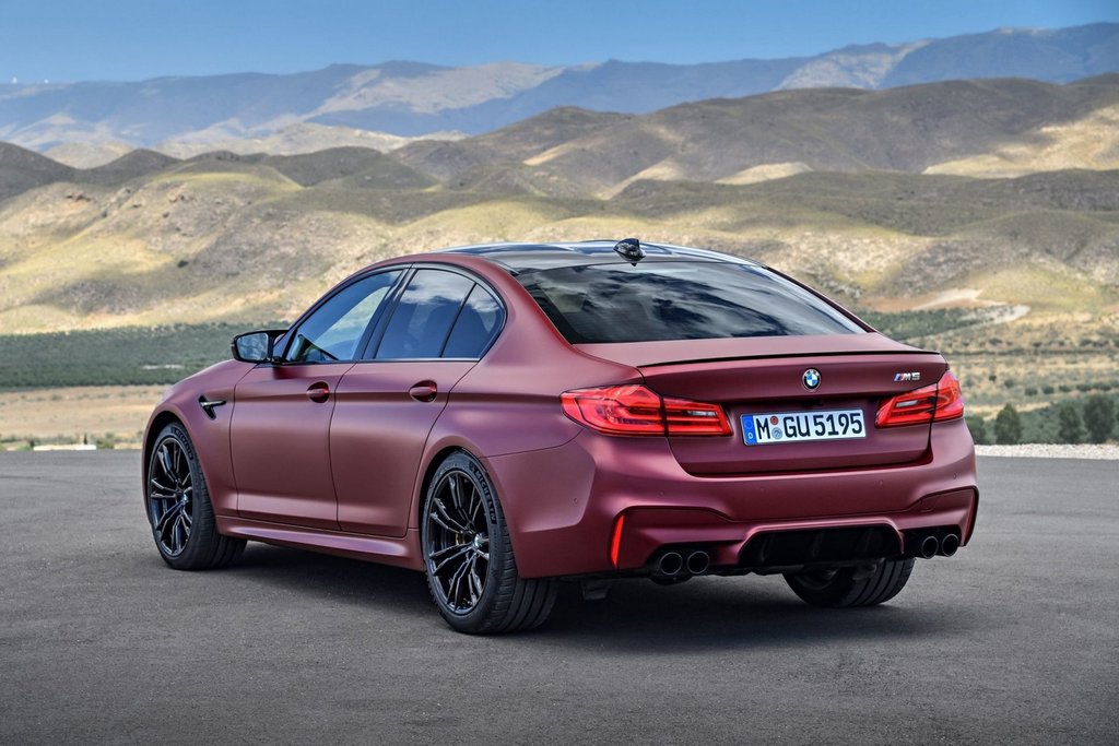 Sports sedan BMW M5 sixth generation