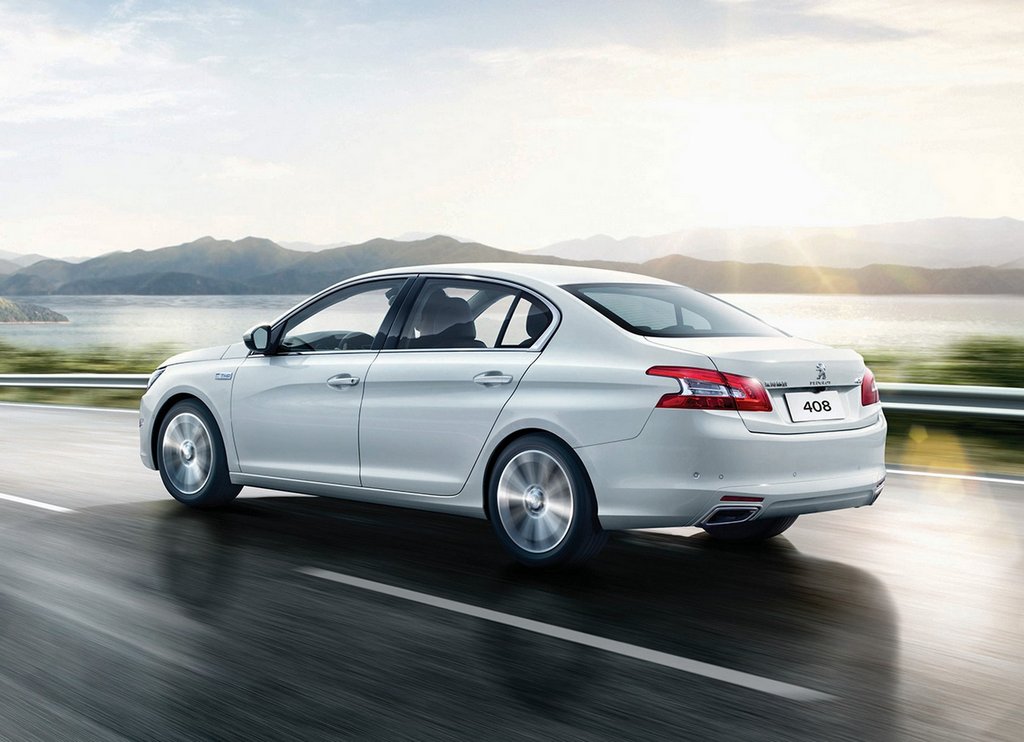 A review of the budgetary sedan Peugeot 408
