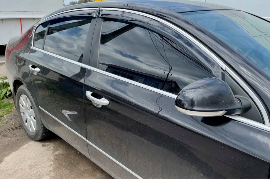 Volkswagen Passat B6 2006-2012 Window Deflectors with Chrome Trim SD (4 pcs, HIC) Image