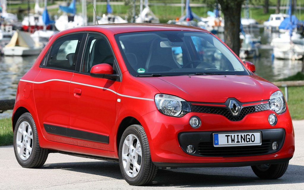Overview of the compact hatchback Renault Twingo