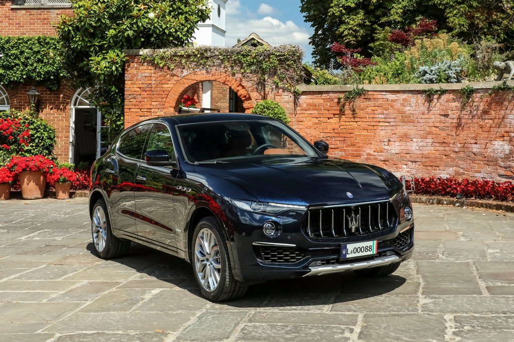 Overview of the crossover Maserati Levante