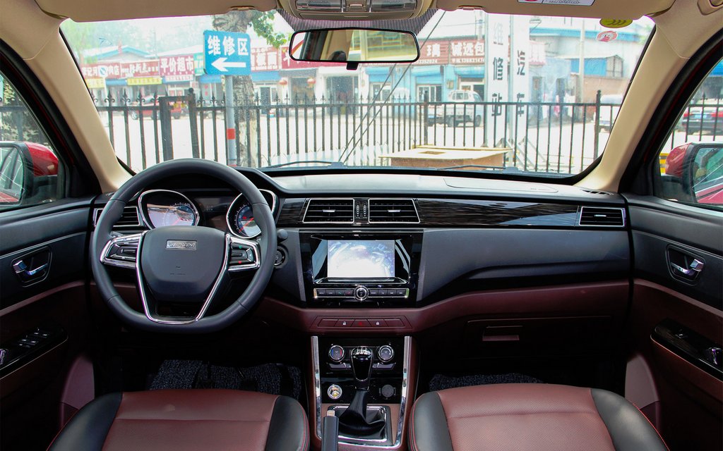 Seven-seat crossover Lifan Myway
