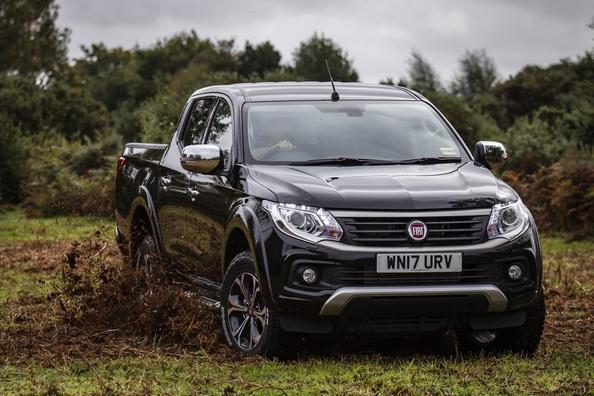 Overview mid-sized pickup truck Fiat Fullback